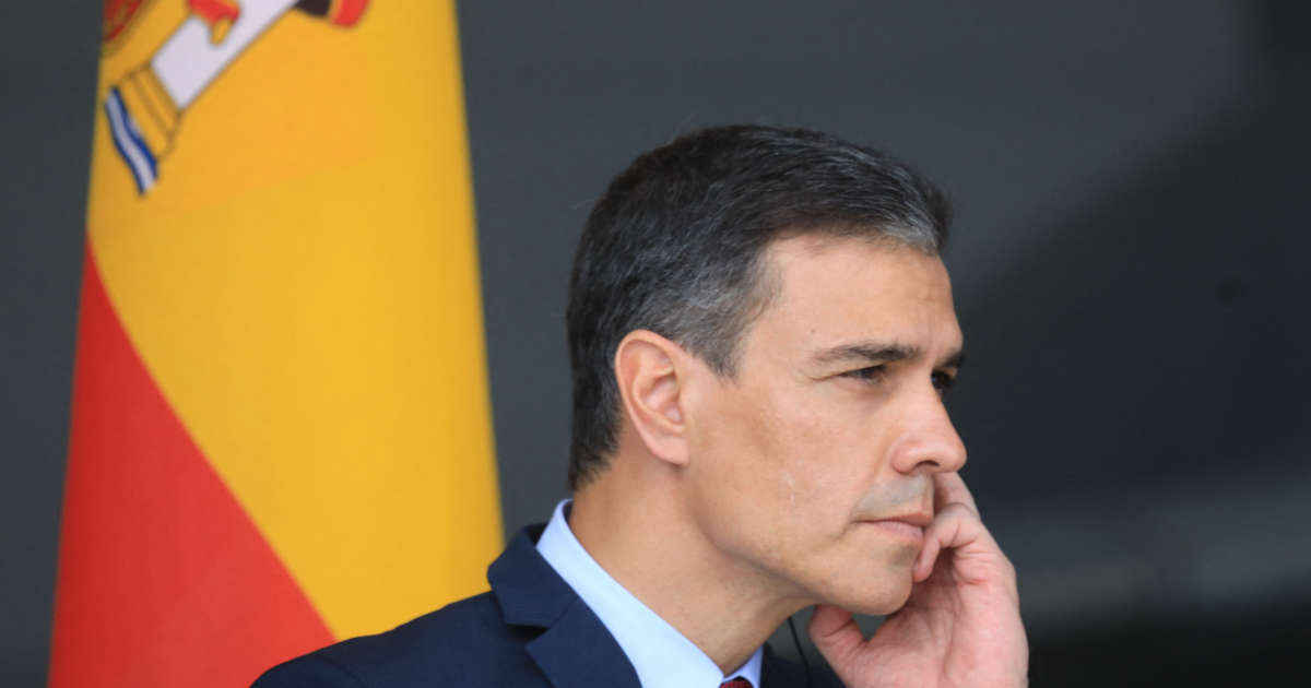 Pedro Sánchez encabeza un gobierno interino